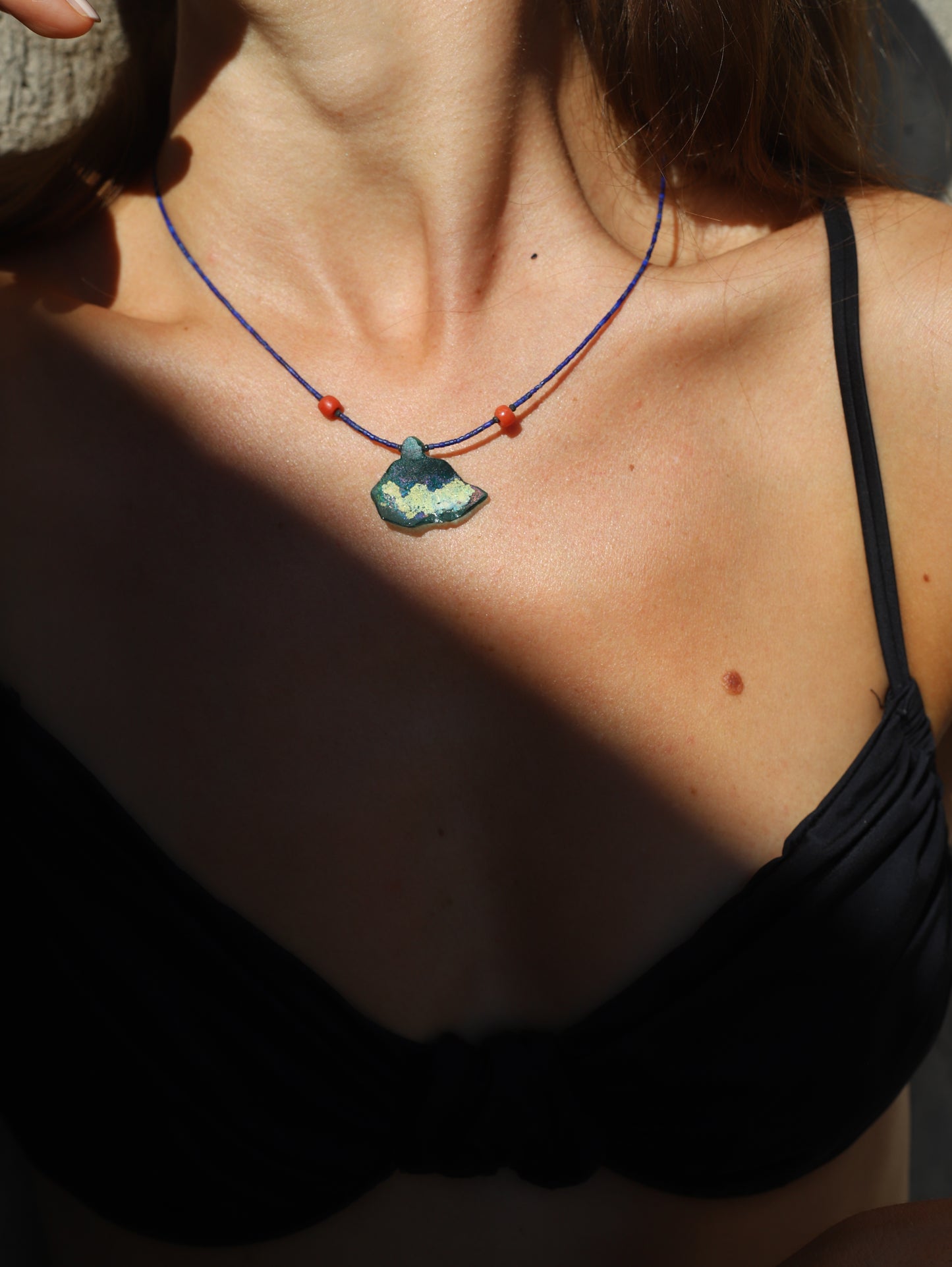 One of the kind - Verre Romain,  Lapis Lazuli & Corail